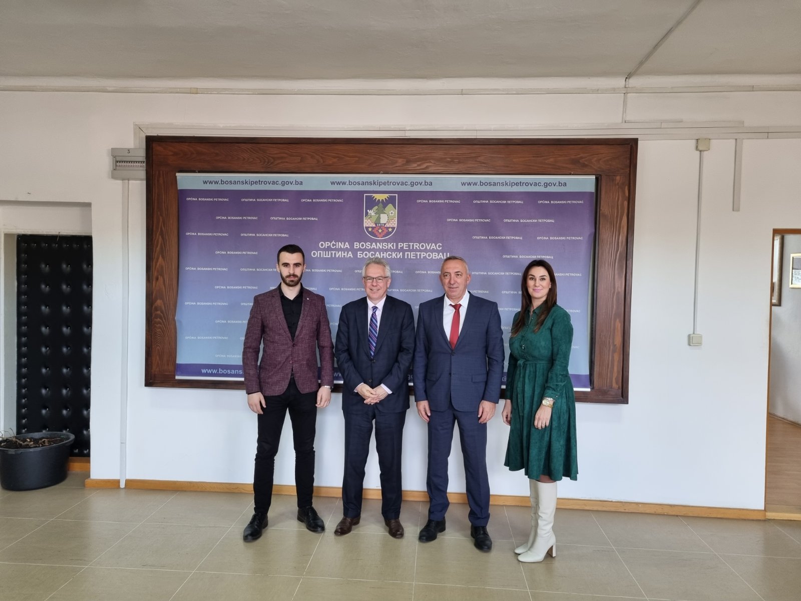 IMG 570114d48fcc6575abe66ef41fb54cc7 V