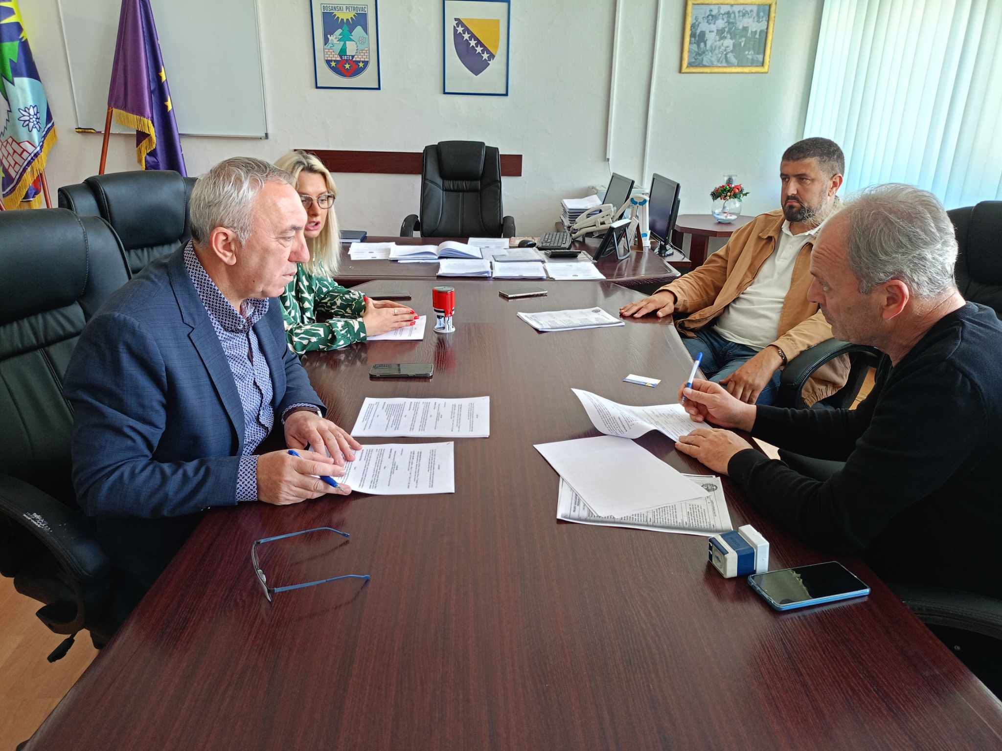 received 979844987189491